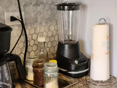 Utensilios para hacer té y café en Nuevo Departamento en el Centro de Cananea