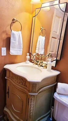 Un baño de La Quinta en Alamos
